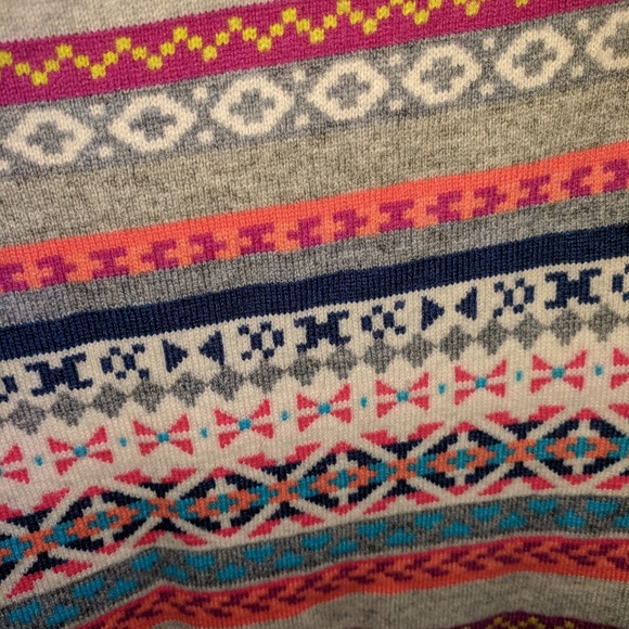 Darling GAP Sweater 😍 - Picture 3 of 6